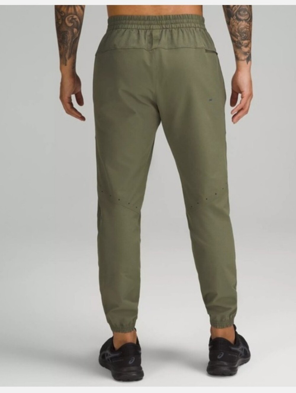 Lululemon License To Train Jogger in Medium Olive 29”